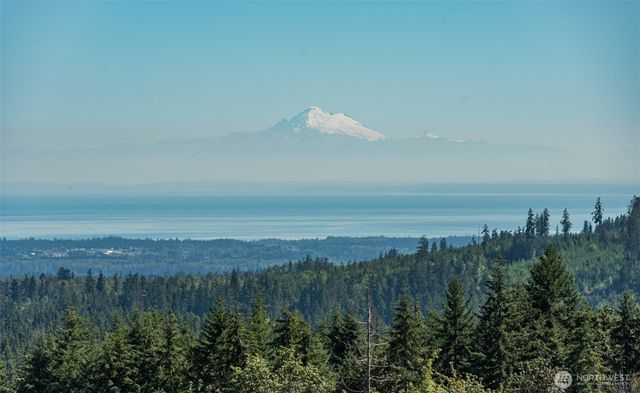 279 Ocean View Dr, Port Angeles, WA 98362