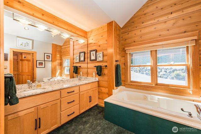 279 Ocean View Dr, Port Angeles, WA 98362