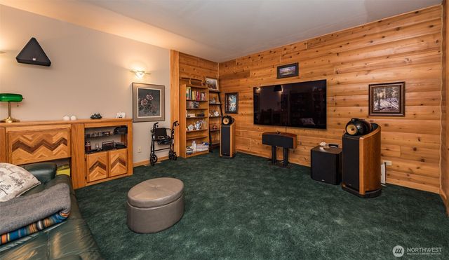 279 Ocean View Dr, Port Angeles, WA 98362