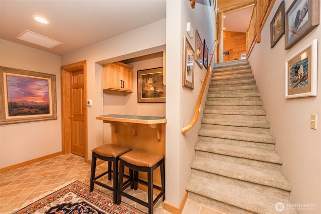 279 Ocean View Dr, Port Angeles, WA 98362