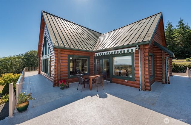 279 Ocean View Dr, Port Angeles, WA 98362