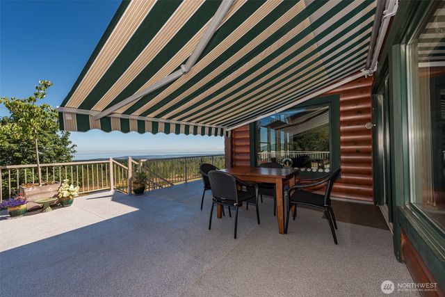 279 Ocean View Dr, Port Angeles, WA 98362