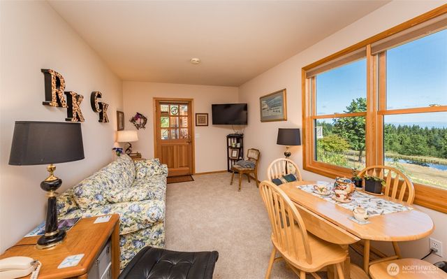 279 Ocean View Dr, Port Angeles, WA 98362