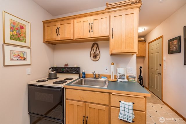 279 Ocean View Dr, Port Angeles, WA 98362