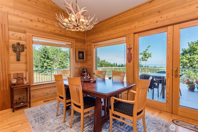 279 Ocean View Dr, Port Angeles, WA 98362