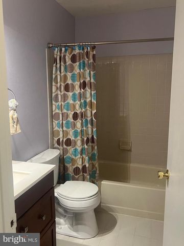 174 CROWN PRINCE DR, Marlton, NJ 08053