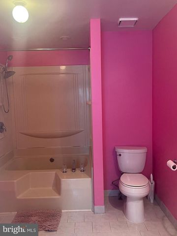 174 CROWN PRINCE DR, Marlton, NJ 08053