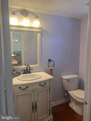 174 CROWN PRINCE DR, Marlton, NJ 08053