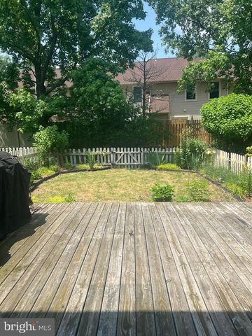174 CROWN PRINCE DR, Marlton, NJ 08053