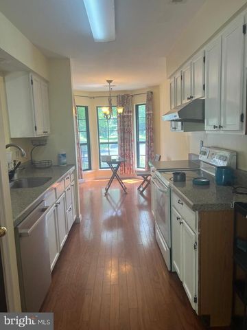 174 CROWN PRINCE DR, Marlton, NJ 08053