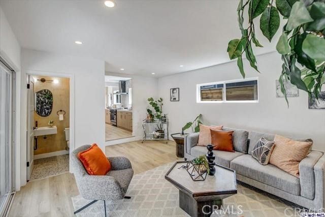 10811 Floralita Avenue, Sunland, CA 91040