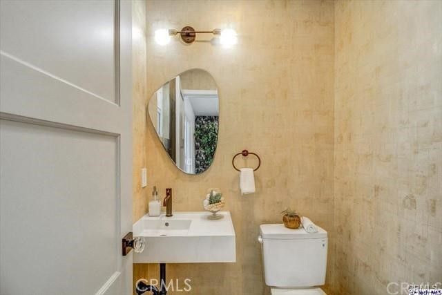 10811 Floralita Avenue, Sunland, CA 91040