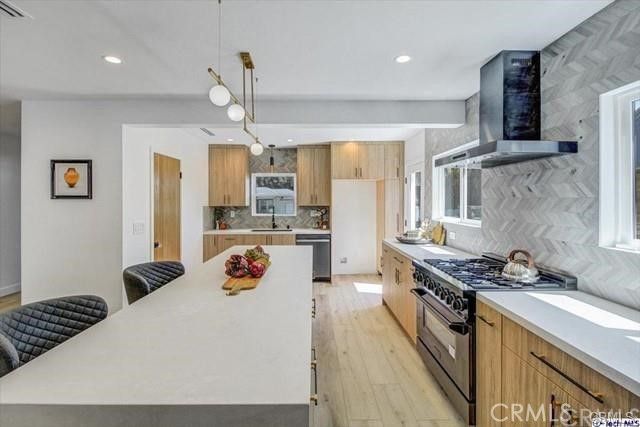 10811 Floralita Avenue, Sunland, CA 91040