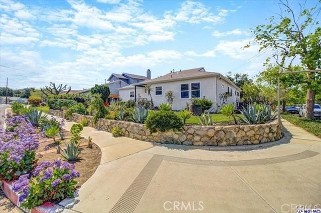 10811 Floralita Avenue, Sunland, CA 91040