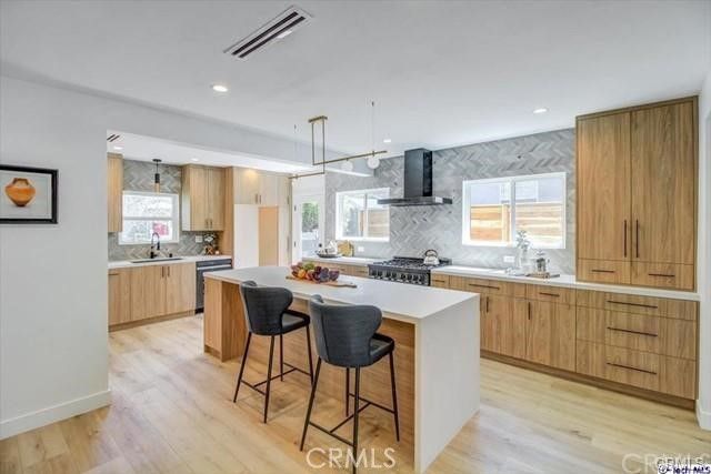 10811 Floralita Avenue, Sunland, CA 91040