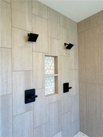 7735 N DONNELLY Avenue, Kansas City, MO 64158