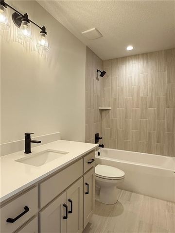 7735 N DONNELLY Avenue, Kansas City, MO 64158