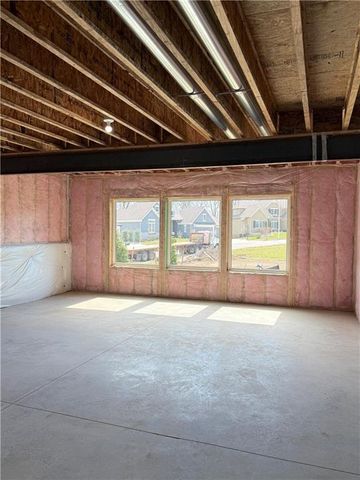 7735 N DONNELLY Avenue, Kansas City, MO 64158