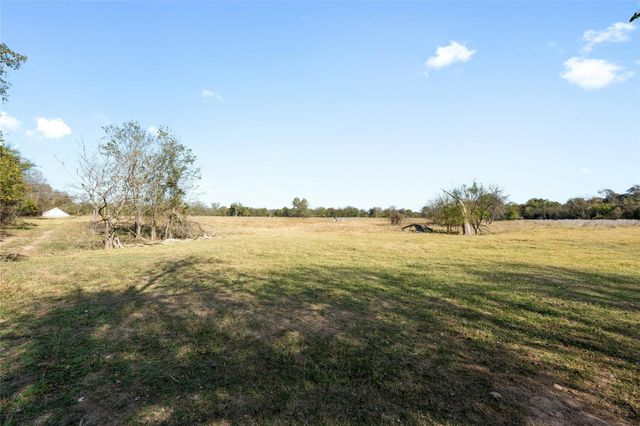 2004 Caldwell LN, Del Valle, TX 78617