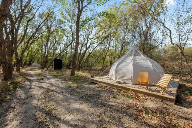 2004 Caldwell LN, Del Valle, TX 78617