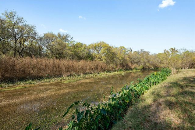 2004 Caldwell LN, Del Valle, TX 78617