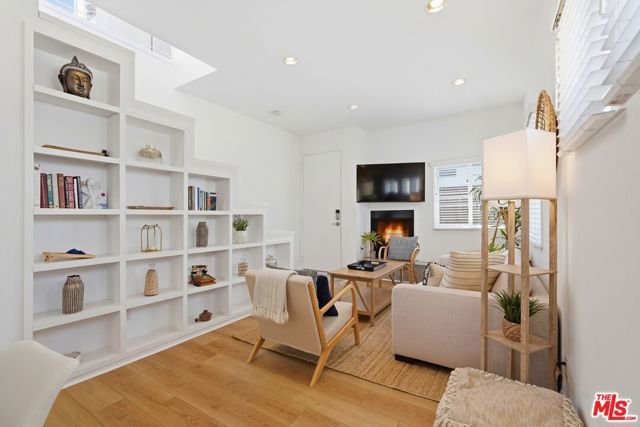 521 Venice Way, Venice (los Angeles), CA 90291