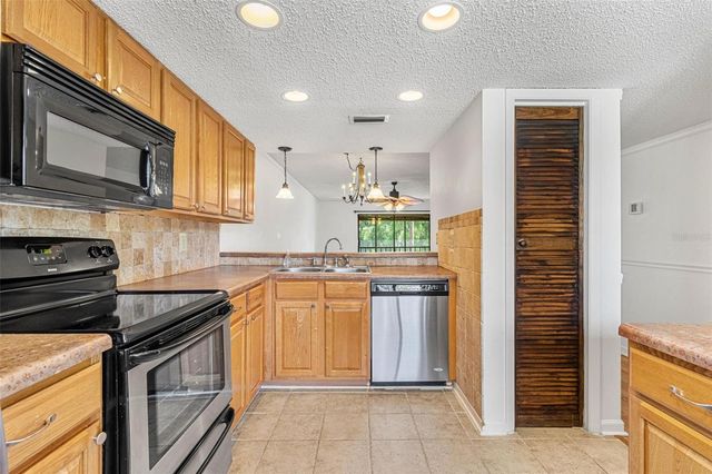 108 WOODLANDS COURT 108, Oldsmar, FL 34677