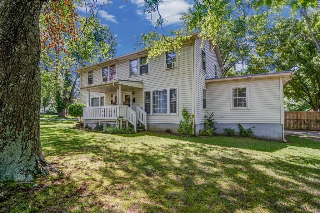 1401 8th St, Old Hickory, TN 37138