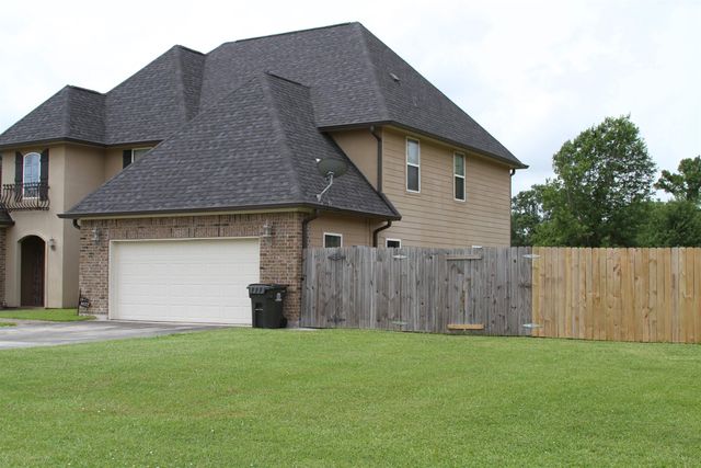 4622 Sugar Bend St, Houma, LA 70364