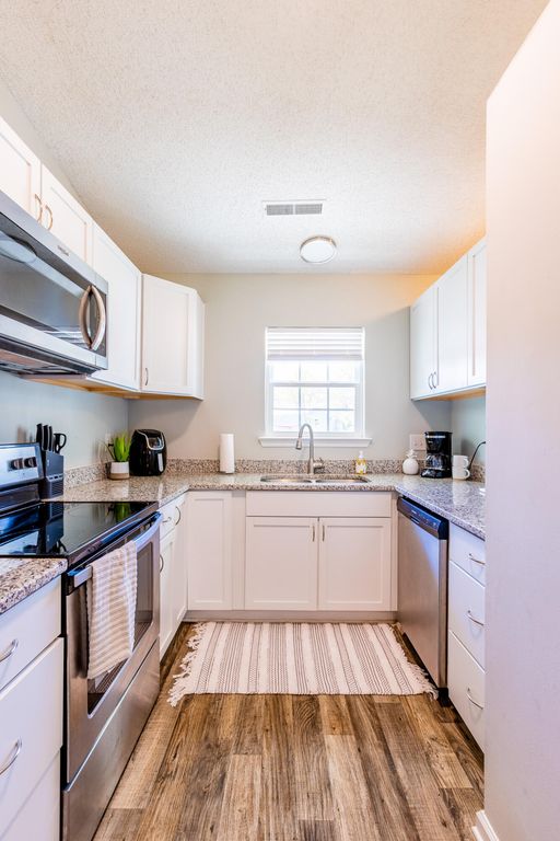 Image 10 of property listing at 9614 N Cardinal Drive, Ladson, SC 29456