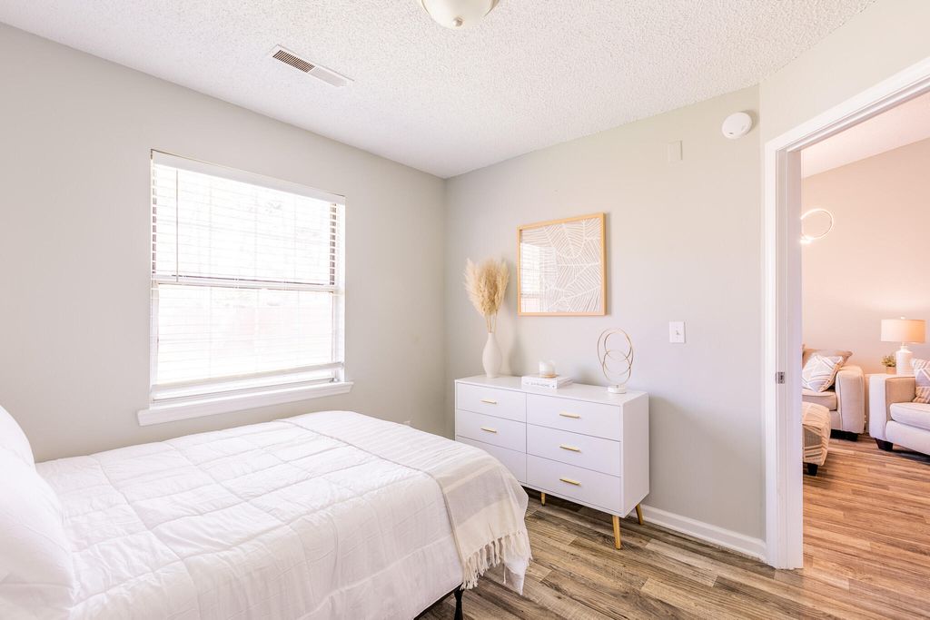 Image 12 of property listing at 9614 N Cardinal Drive, Ladson, SC 29456