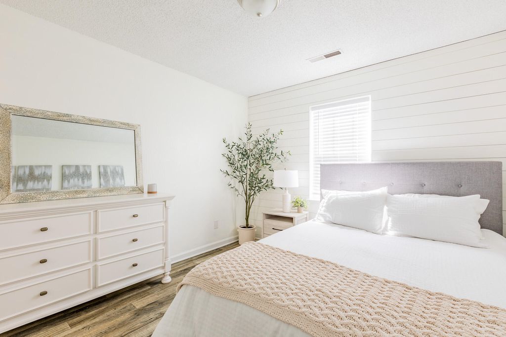 Image 16 of property listing at 9614 N Cardinal Drive, Ladson, SC 29456