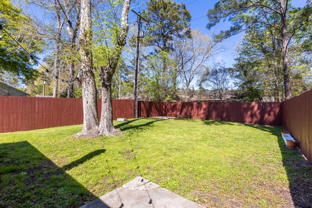 Image 18 of property listing at 9614 N Cardinal Drive, Ladson, SC 29456