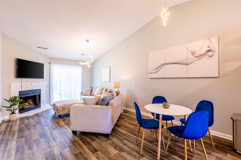 Image 4 of property listing at 9614 N Cardinal Drive, Ladson, SC 29456