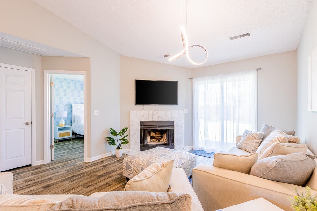 Image 8 of property listing at 9614 N Cardinal Drive, Ladson, SC 29456