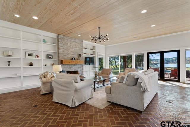 15848 McElroy Rd, Whitehouse, TX 75791