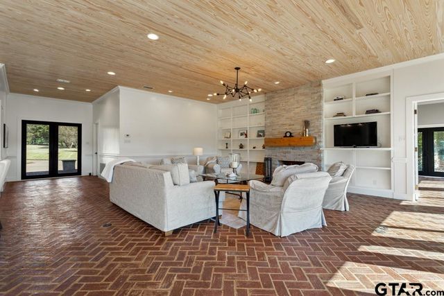 15848 McElroy Rd, Whitehouse, TX 75791