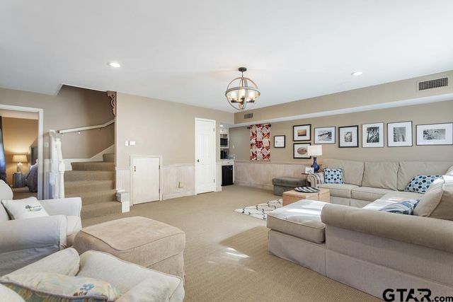 15848 McElroy Rd, Whitehouse, TX 75791