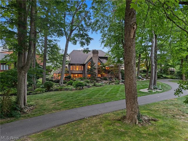 4183 Lochness Circle NW, Canton, OH 44718