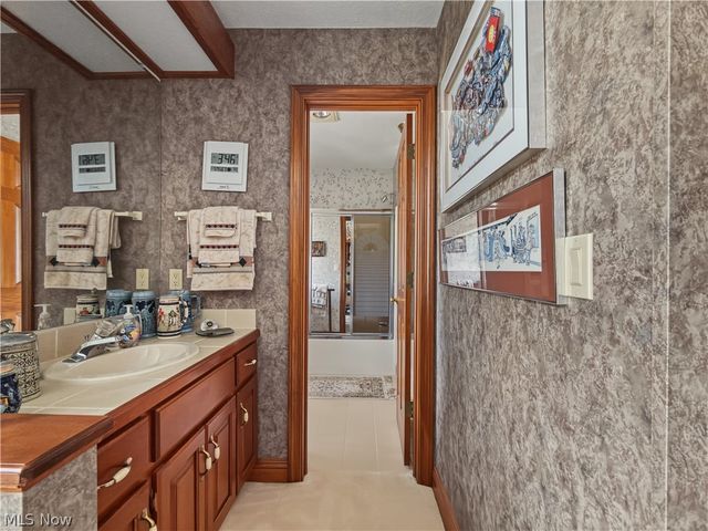 4183 Lochness Circle NW, Canton, OH 44718