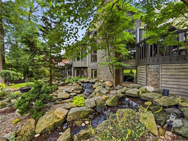 4183 Lochness Circle NW, Canton, OH 44718