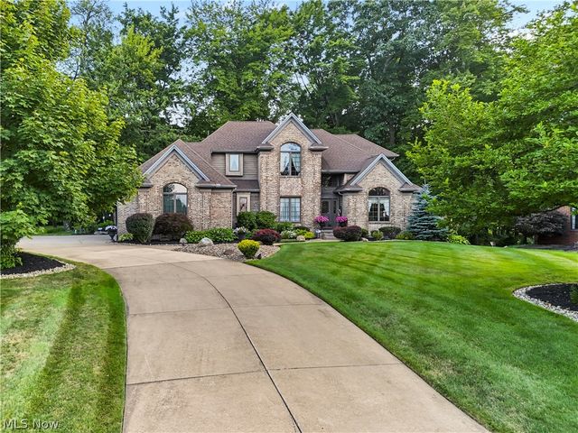 4183 Lochness Circle NW, Canton, OH 44718