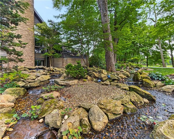 4183 Lochness Circle NW, Canton, OH 44718