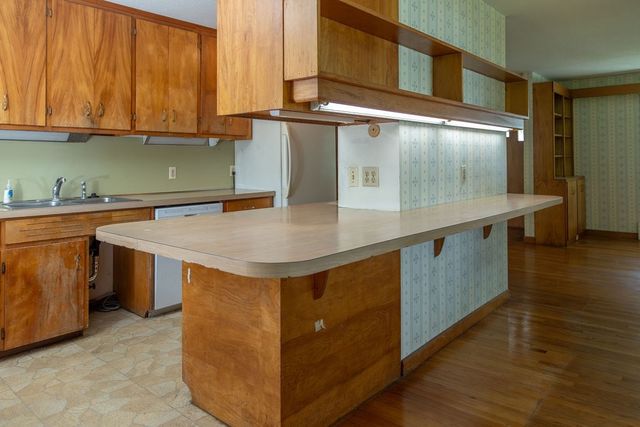 49 Harlow Drive, Amherst, MA 01002