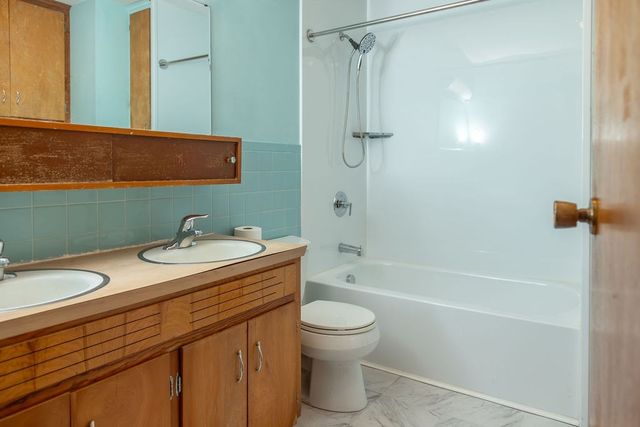 49 Harlow Drive, Amherst, MA 01002