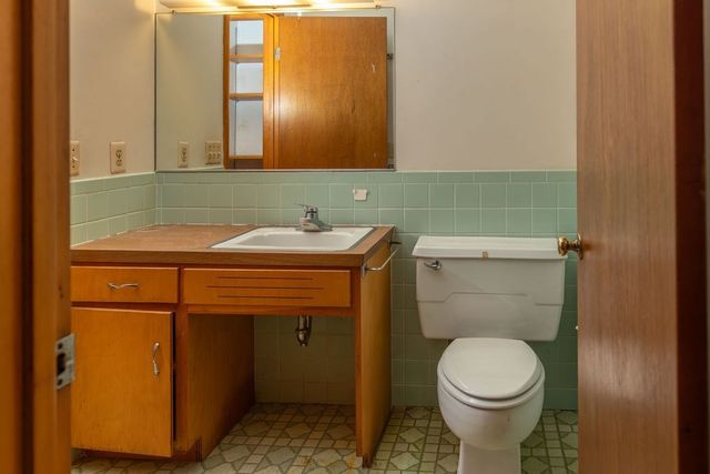 49 Harlow Drive, Amherst, MA 01002