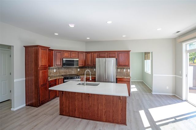 4020 Tribute Avenue E, Fife, WA 98424