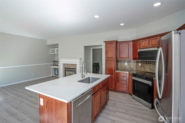 4020 Tribute Avenue E, Fife, WA 98424