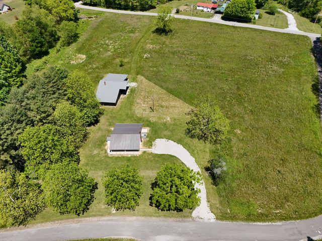 65 Duckpond Rd, Gruetli Laager, TN 37339