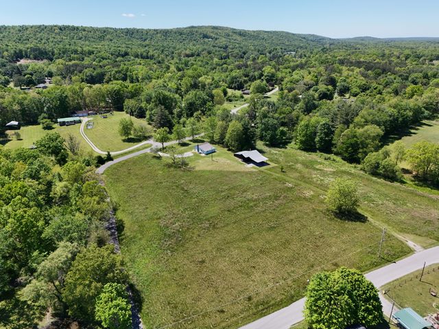 65 Duckpond Rd, Gruetli Laager, TN 37339